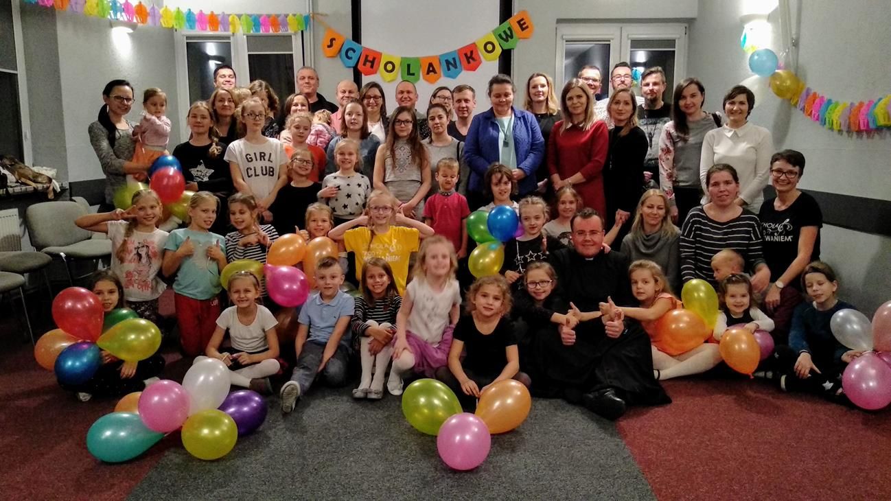 Scholankowe andrzejki - 4 godziny wspólnej zabawy, modlitwy, ucztowania i pląsów